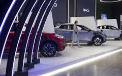 Световните продажби на електромобили растат за втори пореден месец през април