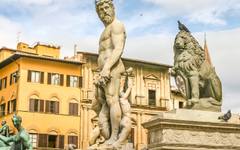 Туристка повреди флорентинския фонтан на Нептун заради моминско парти
