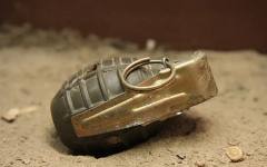 Екшън! Наши военни обезвредиха гранати в частен имот