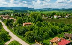 Златно село до София! Разграбват къщи за ремонт