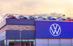 Краят на една епоха: Volkswagen демонтира стария си модел, за да оцелее