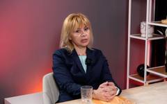 "Ако някой смята, че съкращаване на 10% от администрацията ще реши проблема, греши"