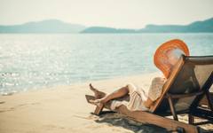 Гърция забранява шезлонгите и чадърите на 251 плажа