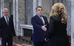 ПП при президента: Нужен е преглед на заплатите в държавната администрация и намаляване броя на министерствата