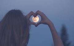 Защо през май ще има две пълнолуния и с какво може да е опасно това