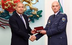 Радев маха шефа на отбранителната политика в МО, назначен и повишен от него преди 2 г.