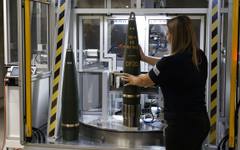 От автомобили към отбрана - Германия се превръща в оръжейния завод на Европа