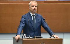 Костадинов избухна: Станахме бананова република!