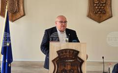 Проблемът с подпочвените води в гробищния парк няма да се реши без възстановяване на отводнителната система, каза кметът на Видин Цветан Ценков