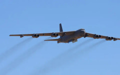 Стратегическите бомбардировачи на САЩ продължават да тренират във Великобритания