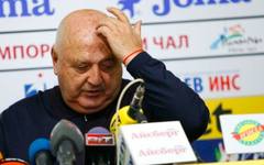 Венци Стефанов "зачеркна" двама от чужденците в Славия с дебелия флумастер