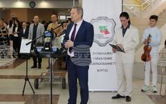 Повече от 25 гимназии представиха профилите си пред бъдещи седмокласници на форум в Бургас
