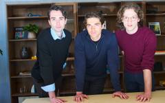 Млади банкери от Уолстрийт създават AI за $2 млрд., който да поема задачите им