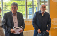 Служебен резервен защитник ще бъде назначен по делото, по което един от обвиняемите е Лютви Местан заради поредна смяна на адвокат