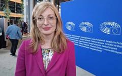 Захариева: ЕС търси технологическа независимост, без да къса връзките със САЩ