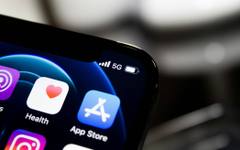 Приложенията за ИИ програмиране се оказаха нежелани в App Store и това събуди недоволство в създателите им