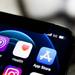 Приложенията за ИИ програмиране се оказаха нежелани в App Store и това събуди недоволство в създателите им