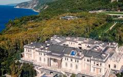 Сателитите показаха: Нефтеното петно от Туапсе приближава двореца на Путин в Геленджик