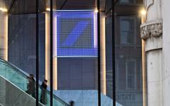 Deutsche Bank изненада с по-високи приходи и печалба за тримесечието