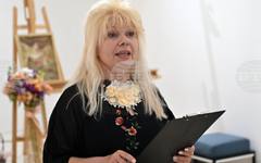Художничката Теодора Николова кани на пътуване из родния й край с изложбата си "Цветен полъх от Лудогорието"