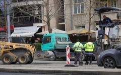 В Инспекцията по труда в Бургас е получен сигнал за затрупан работник при ремонт на ул. "Оборище"