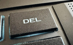 AI агент, базиран на Claude изтри базата данни на компания за 9 секунди