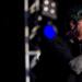 Фронтменът на Bring Me the Horizon е със сътресение след като фен го удари с телефон