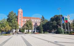 Плевен отбелязва празника си с тържествена сесия на Общинския съвет, ритуал на централния площад и концерти