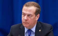 Медведев: Политическите опоненти на Русия се опитват да си присвоят Деня на труда