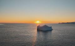 "Айсберг в залива Емона" показва българските научни мисии в Антарктида