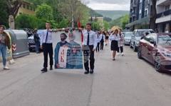 Със заря-проверка и факелно шествие за пета година училище "Св. св. Кирил и Методий" в Перник отбеляза патронния си празник