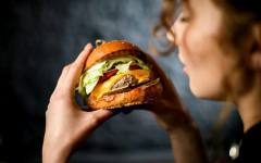 Учените алармират: Ултрапреработените храни вредят на ума