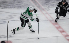 Играч на Далас се размина с болницата след удар с кънка в лицето