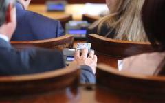 Свръхконтролът на КЗК мина на първо четене само с гласовете на ПБ
