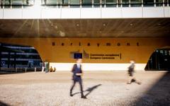 Урсула фон дер Лайен доминира в Брюксел, но планът ѝ за ЕС буксува