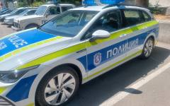 Задържаха агресивен клиент за кражба на хранителни продукти от магазин в Казанлък