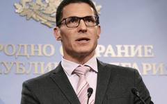 ПБ няма да съкращава % служители и заплати, не харесва и автоматичните повишения