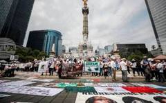 ЕФЕ: Майки на изчезнали деца протестираха в мексиканската столица 1 месец преди Световното първенство по футбол