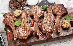 Агнешко за под 10 евро в търговските вериги за Гергьовден