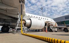 Кризата стигна небето. Авиокомпаниите отстъпват, полети се отменят