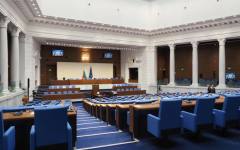 Над половин милион евро на месец ще получават депутатите от най-голямата парламентарна група