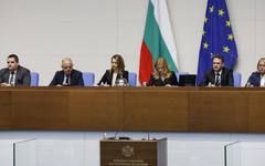 ПБ надделя в комисията за правилника на депутатите