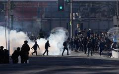 Боливийски миньори влязоха в сблъсъци с полицията в Ла Пас, искат оставката на президента