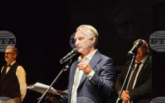 Плевенската библиотека "Христо Смирненски" организира среща с писателя Захари Карабашлиев