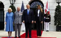 Крал Чарлз III и Камила завършиха визитата си в САЩ с почит към загинали американски военнослужещи