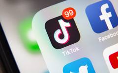 ЕС обяви "война" на пристрастяващите децата TikTok и Meta