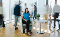 Тенденции при вложенията: малък дял големи инвеститори, повече жени, отколкото мъже и растящ интерес към дългосрочни продукти