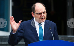 Задължение на босненските политици е да покажат, че могат да направят нещо, каза върховният представител на среща с австрийския президент