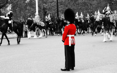 "Маносферата" вкарва женомразство в британската армия