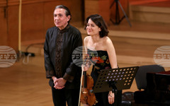 Цигуларката Лия Петрова и пианистът Людмил Ангелов представиха съвместен камерен рецитал в зала "България"